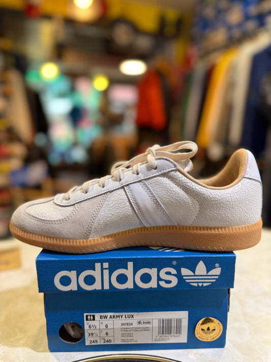 Adidas BW Army Lux JH7834 UK 6, side profile on box