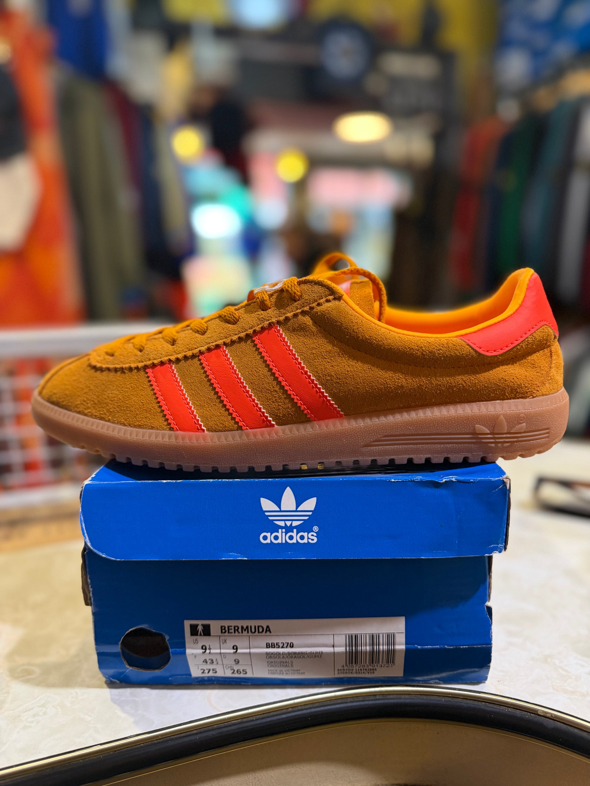 Adidas Bermuda Trainers – Gold/Orange UK 9