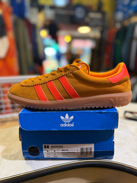 Adidas Bermuda Trainers – Gold/Orange UK 9
