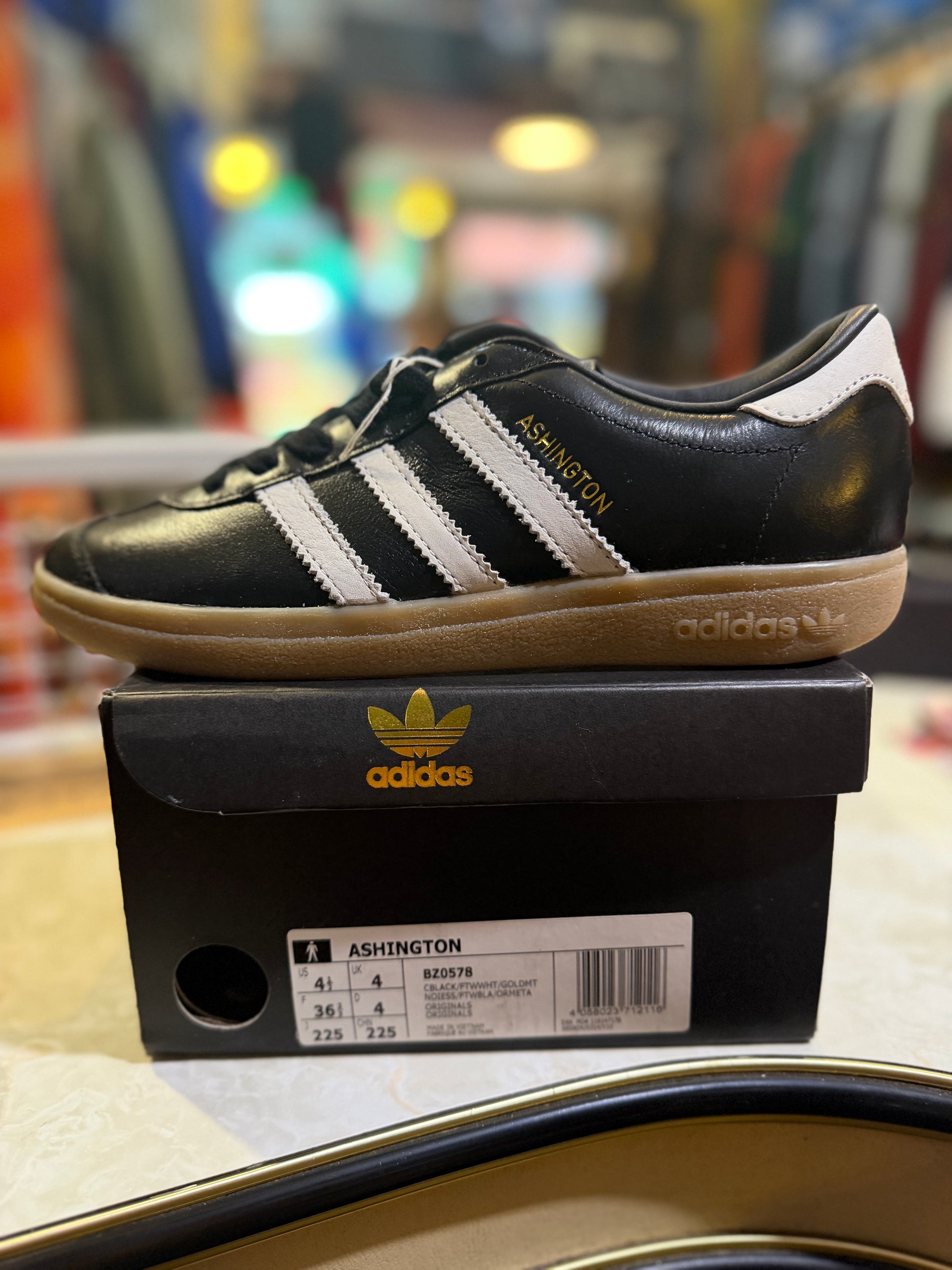 Adidas Ashington Black/White UK 4