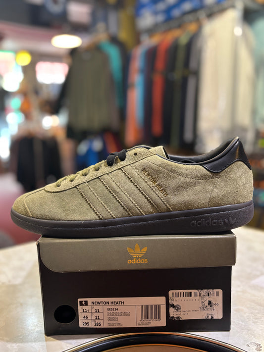 Adidas Newton Heath EE5124 Olive Cargo Black - Three quarter view on box