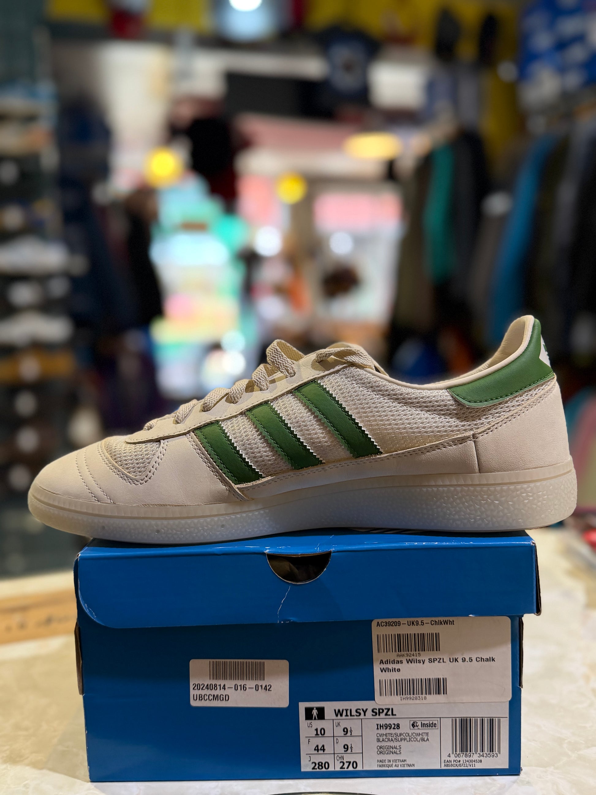 Adidas Wilsy SPZL IH9928 Chalk White Forest Green - side profile on box