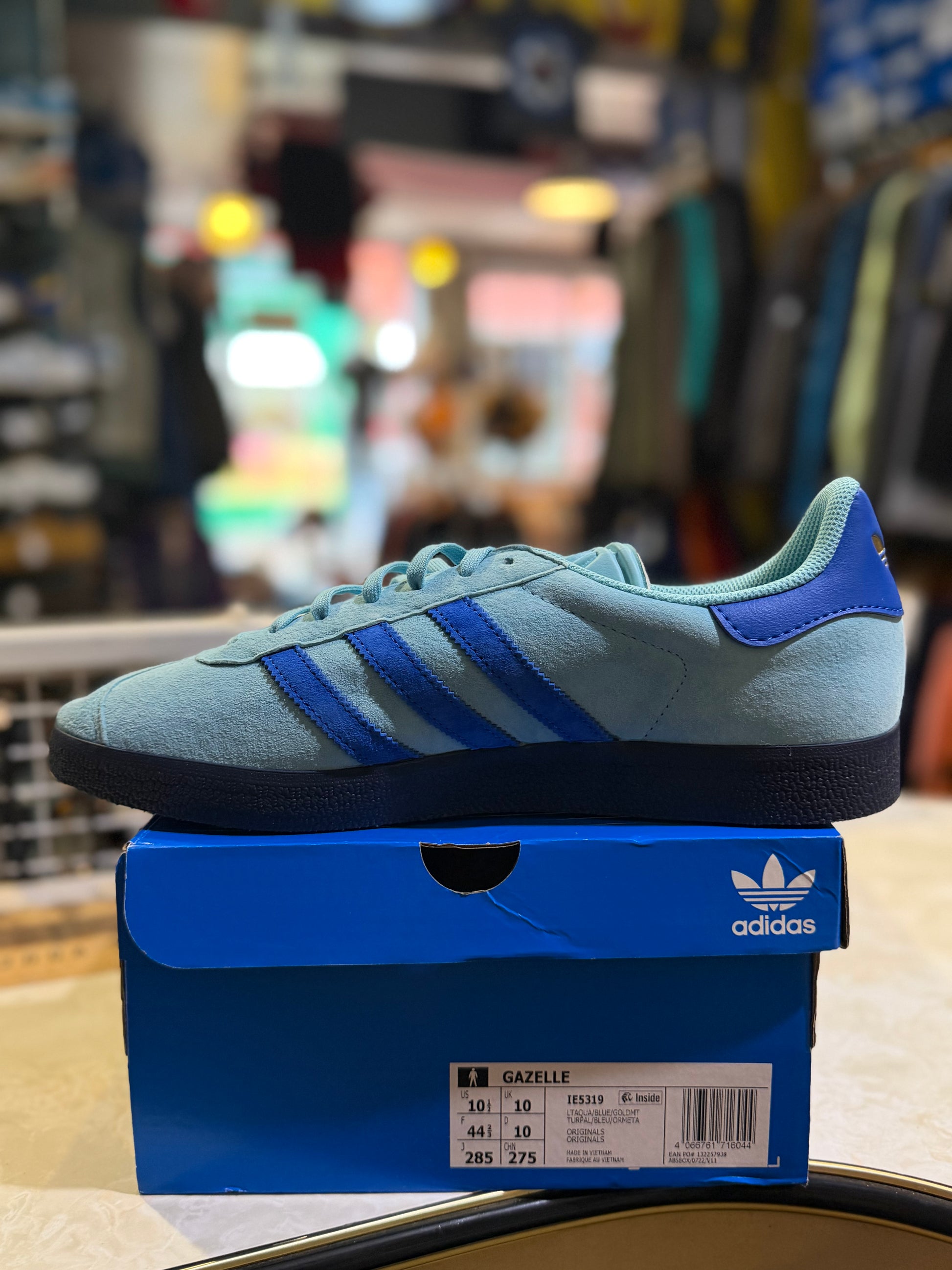Adidas Gazelle IE5319 Aqua Blue Royal Blue UK 10 - Lateral view with box