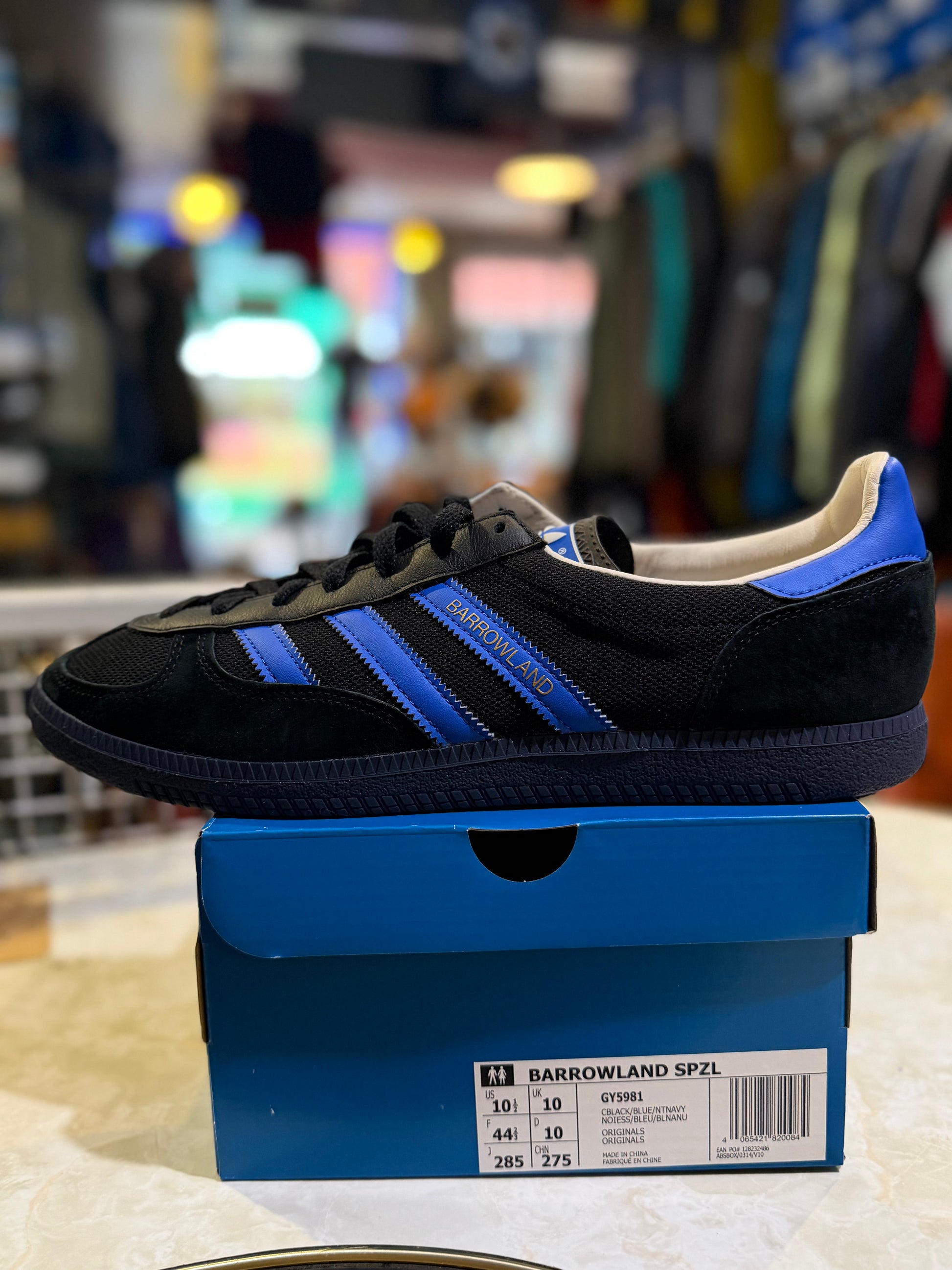 Adidas Barrowland SPZL GY5981 Black Blue Navy UK 10 - Lateral view with box