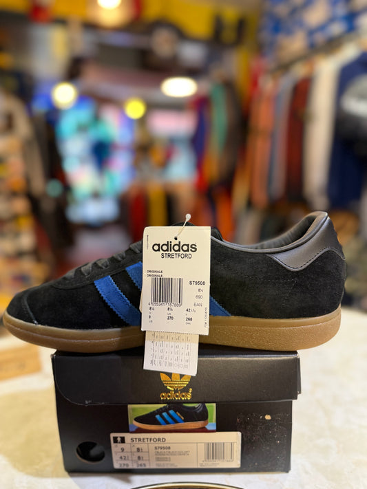 Adidas Stretford S79508 UK 8.5 with attached tags and original box