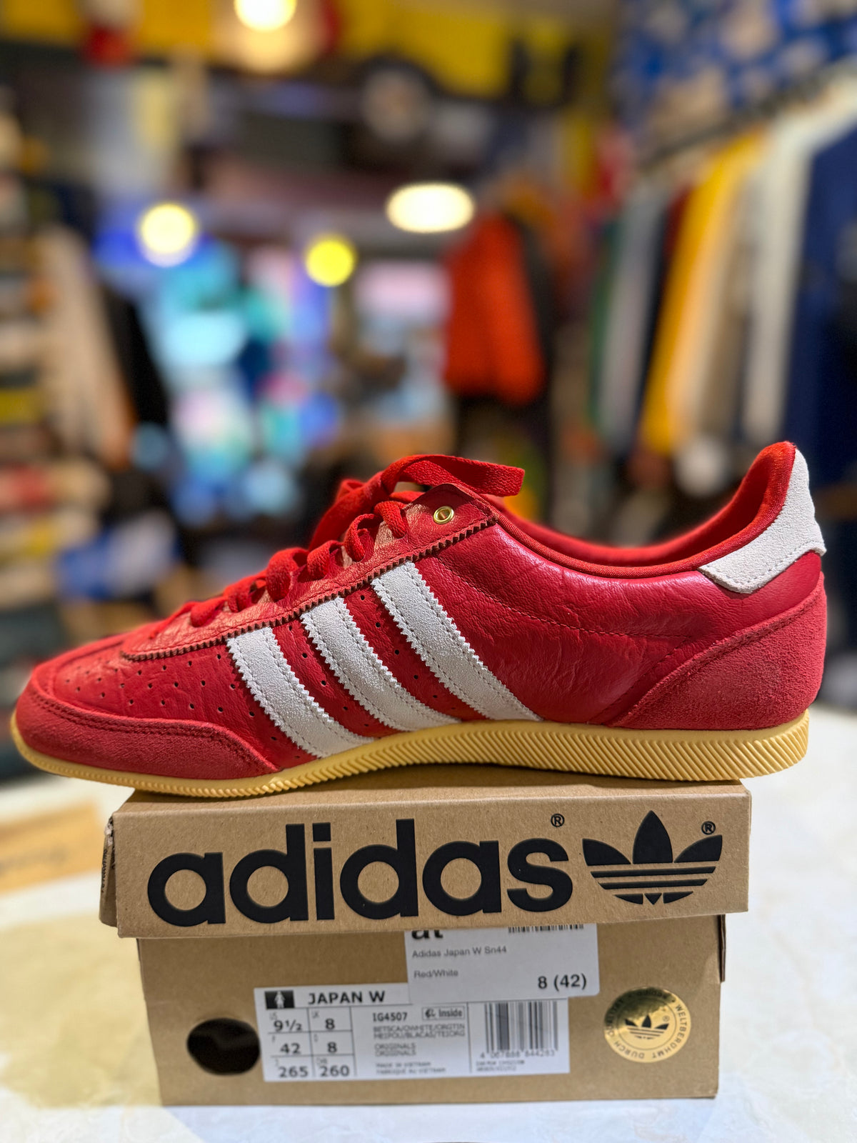 Adidas Japan W IG4507 UK 8, three-quarter view on box