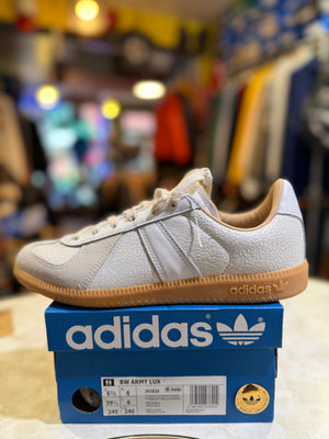 Adidas BW Army Lux JH7834 UK 6, side view on box